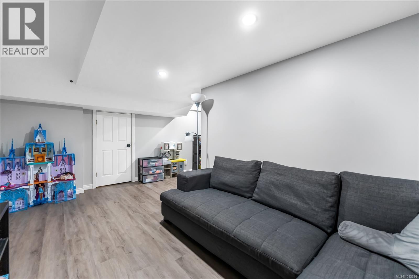 6037 Stonehouse Pl - 40
