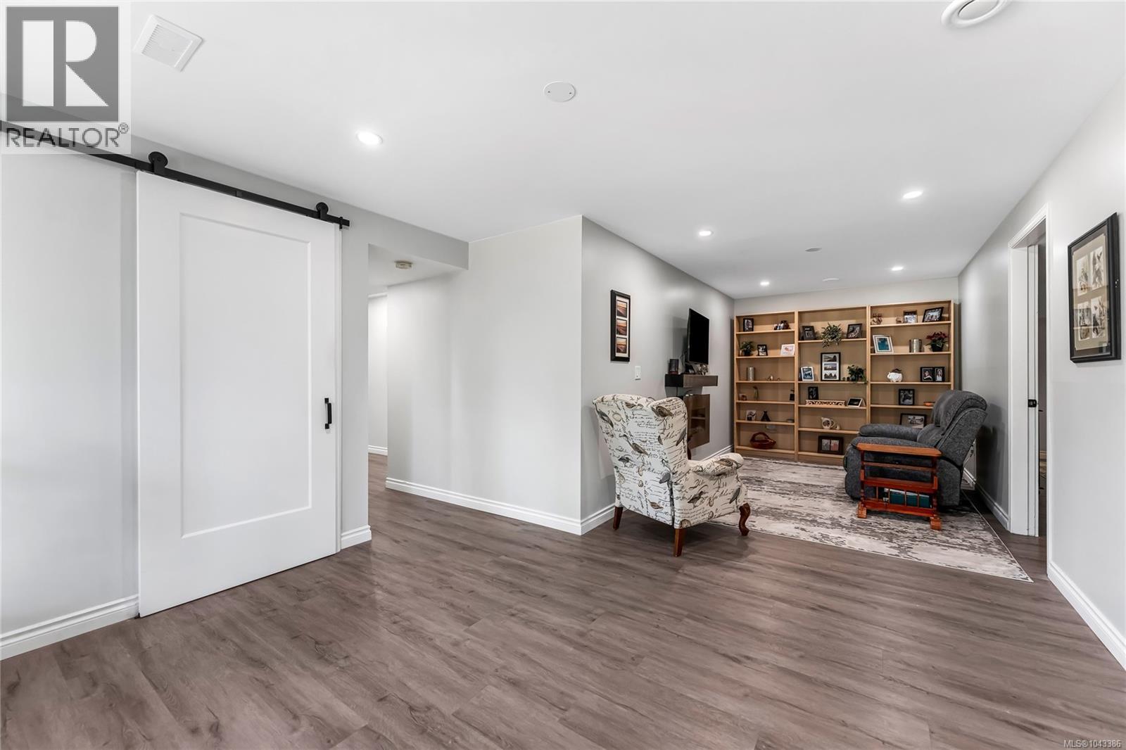 6037 Stonehouse Pl - 44