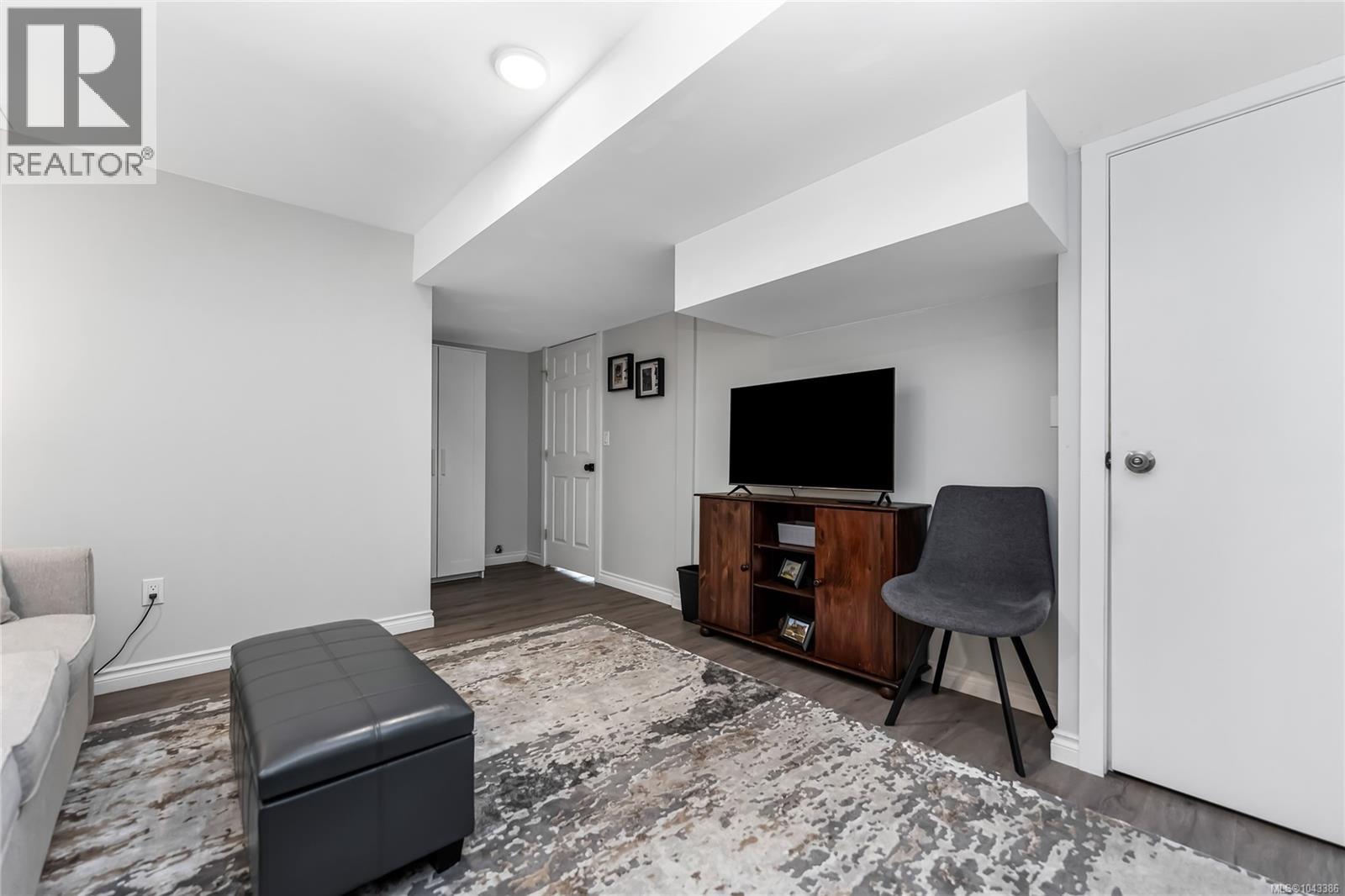 6037 Stonehouse Pl - 48