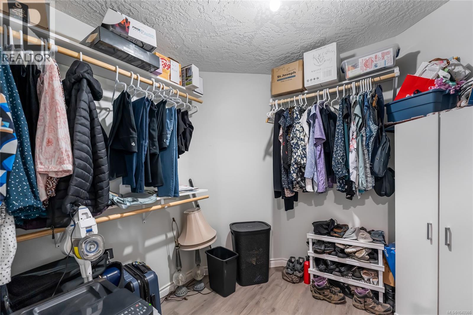 6037 Stonehouse Pl - 52