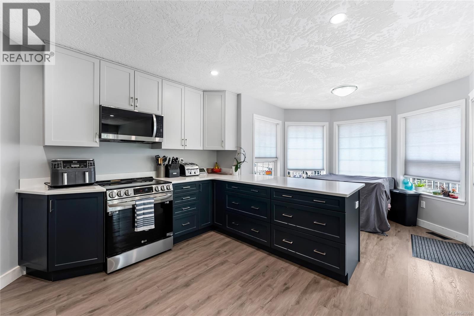 6037 Stonehouse Pl - 8