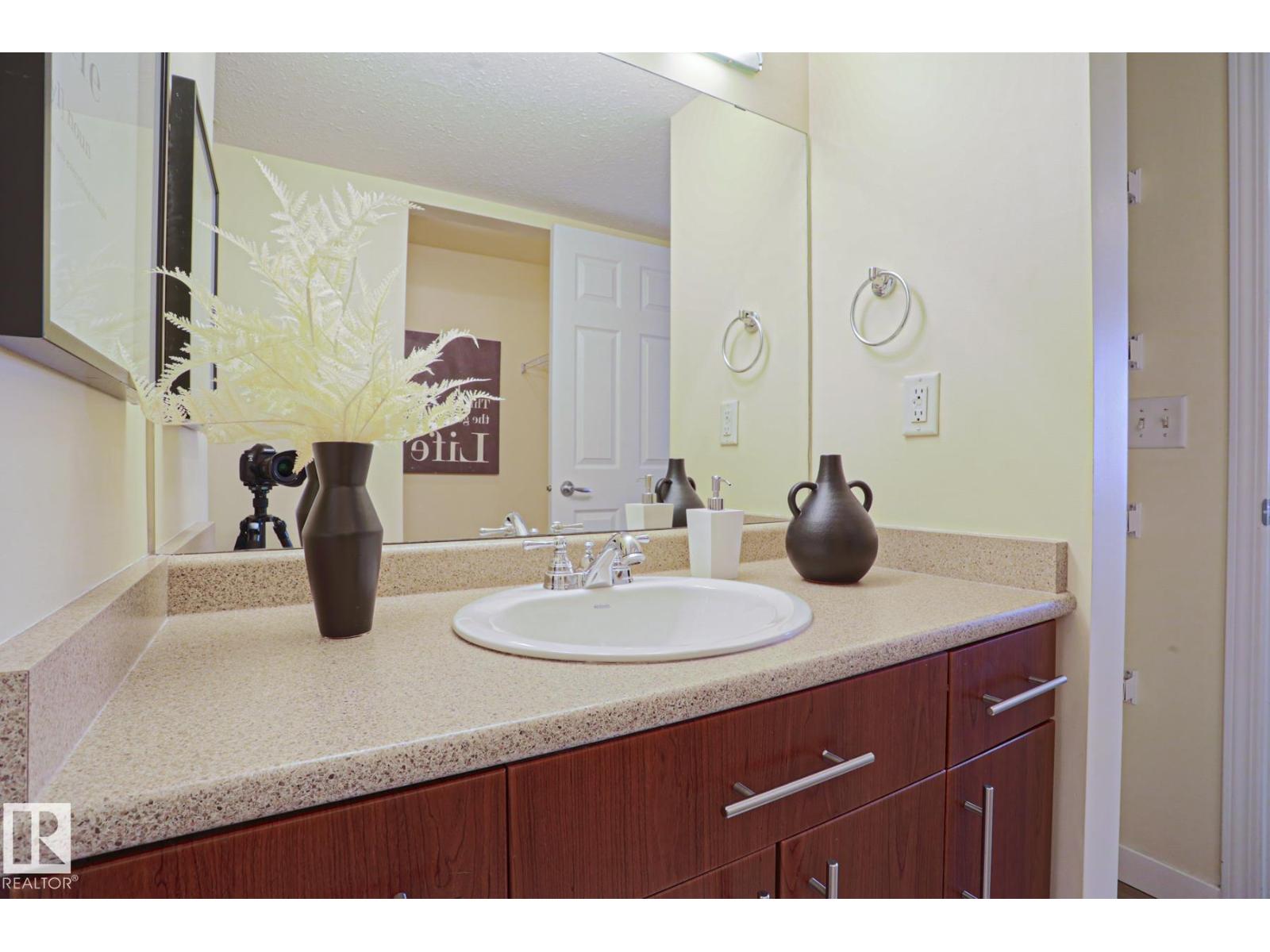 #211 6925 199 ST NW - 16