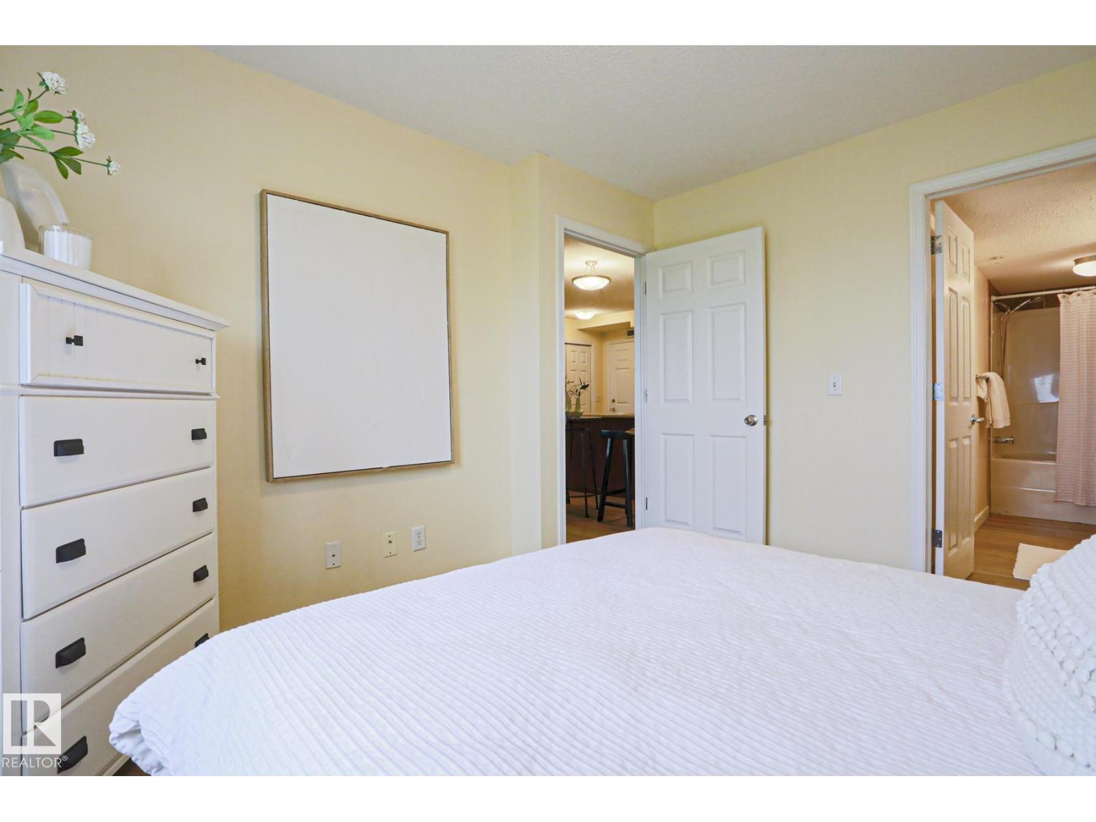 #211 6925 199 ST NW - 14
