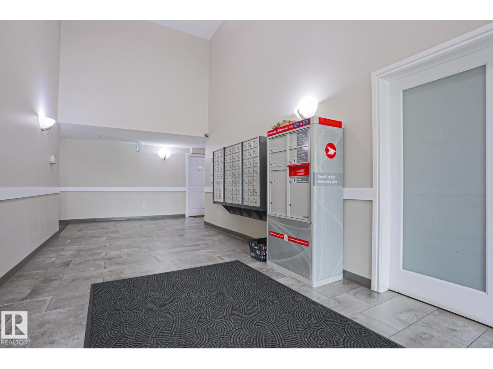 #211 6925 199 ST NW - 32