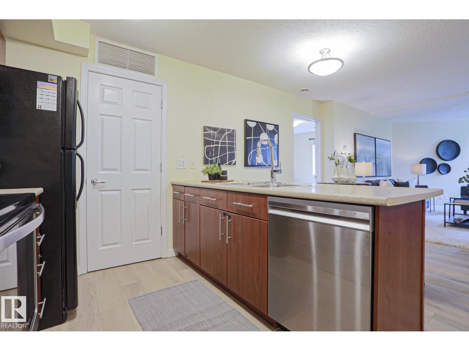 #211 6925 199 ST NW - 8