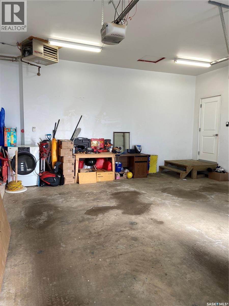 857 Madsen PLACE - 38