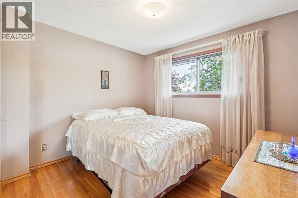 5036 Vallance Crescent NW - 19