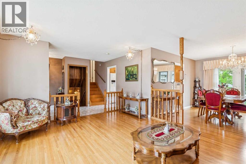 5036 Vallance Crescent NW - 4