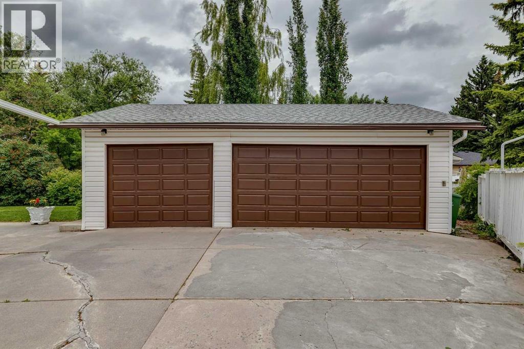 5036 Vallance Crescent NW - 31