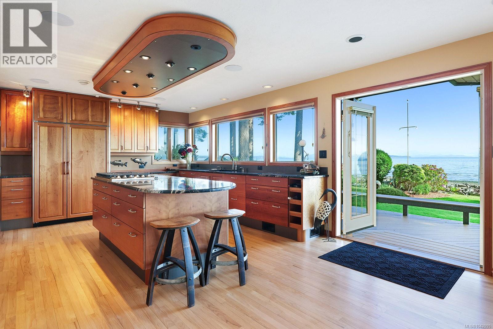 2288 Oyster Garden Rd, Oyster River