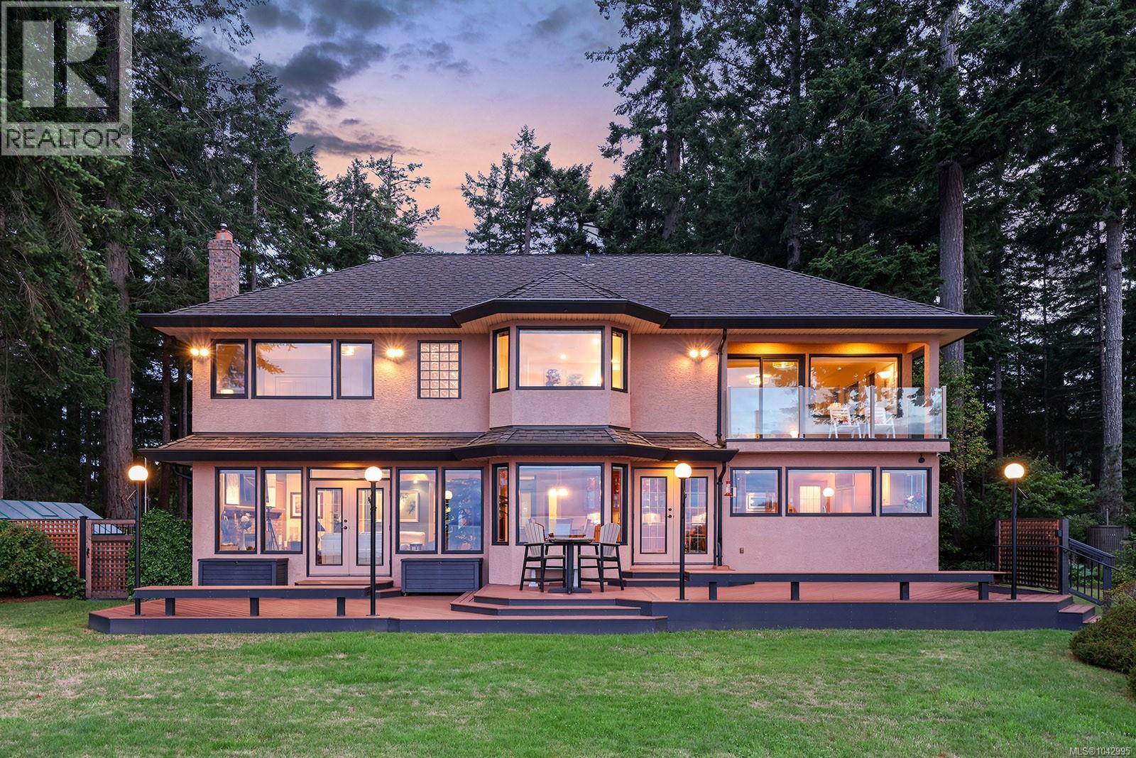 2288 Oyster Garden Rd, Oyster River