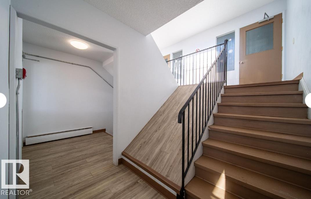 3312 105 Avenue NW - Photo 8