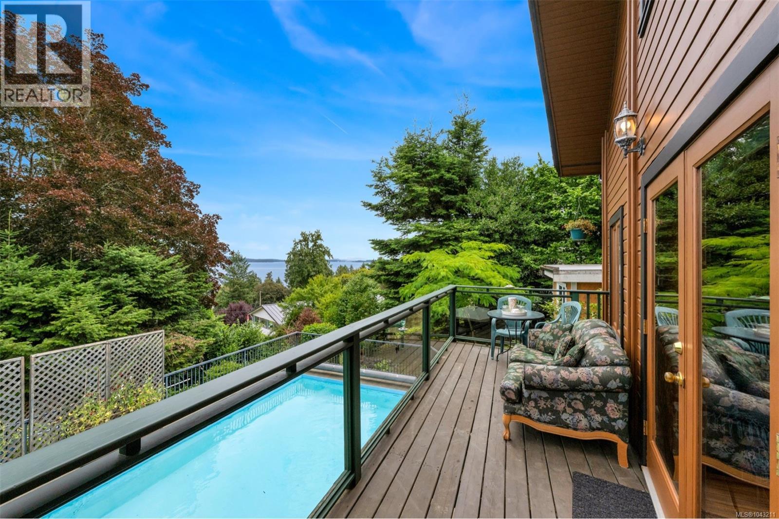 2581 Seaview Rd - 2