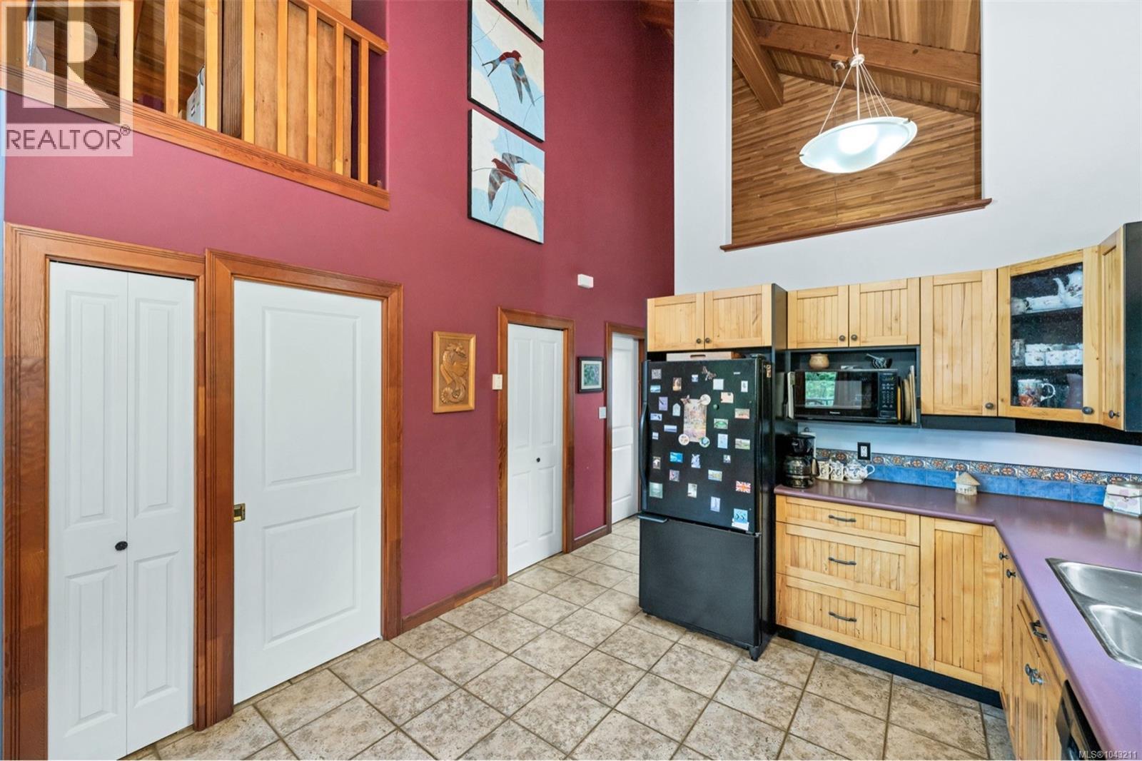 2581 Seaview Rd - 23