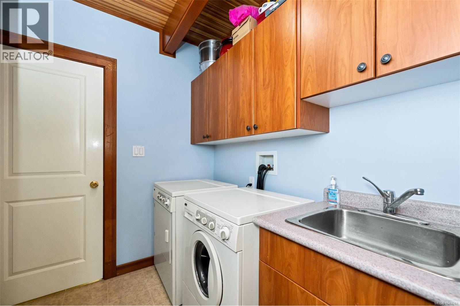 2581 Seaview Rd - 45