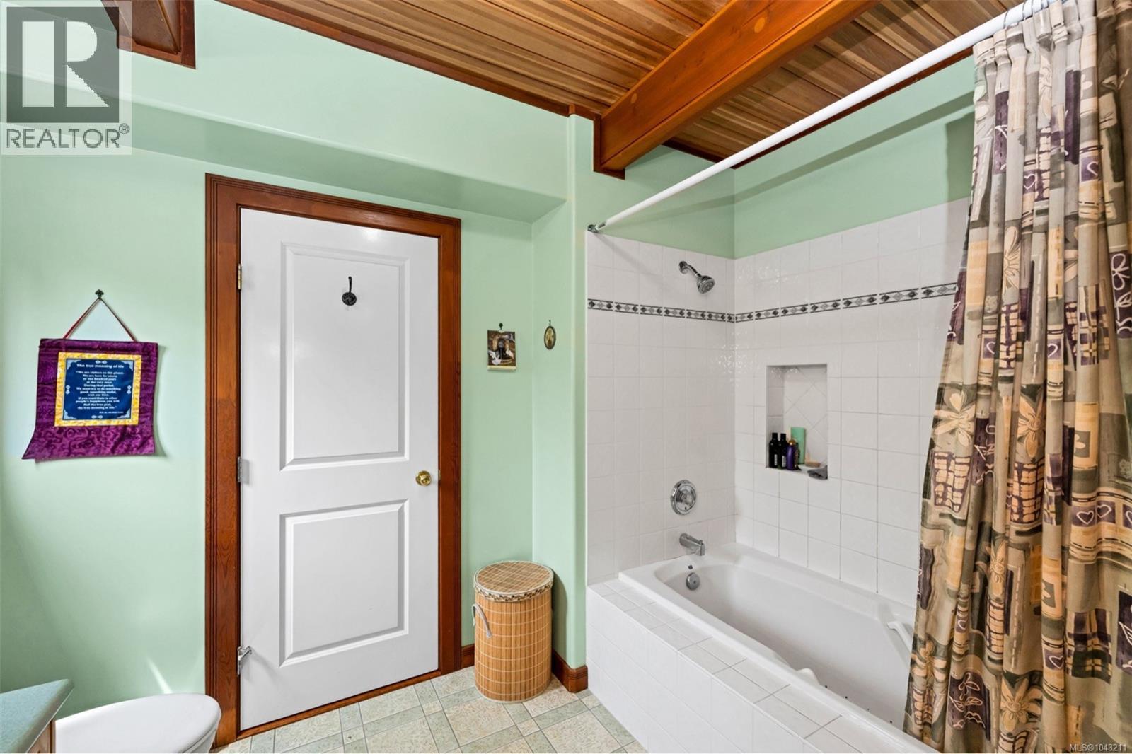 2581 Seaview Rd - 43