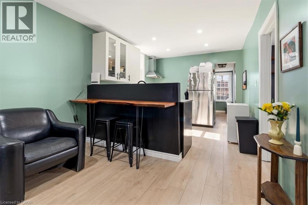 29 WEXFORD Avenue N - 8