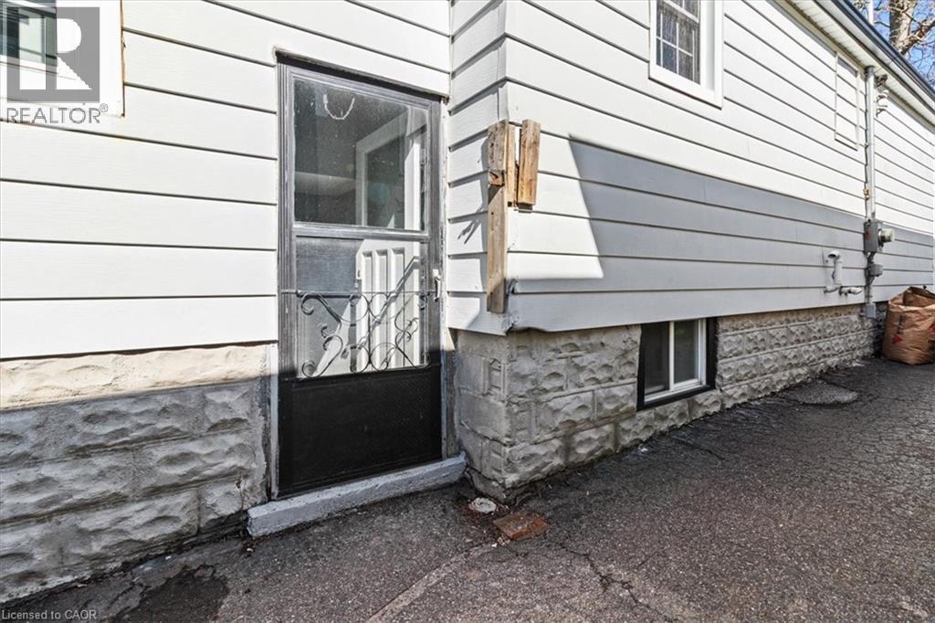 29 WEXFORD Avenue N - 30