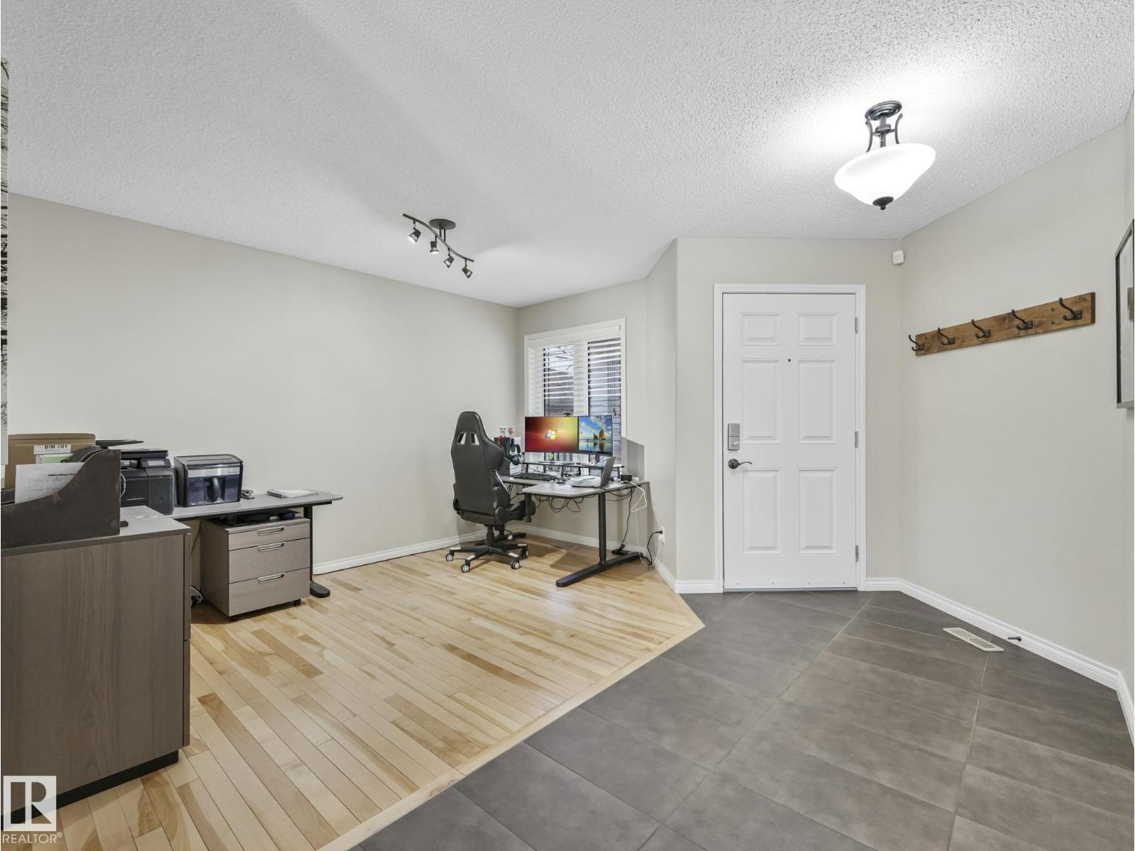 20853 92A AV NW - 32