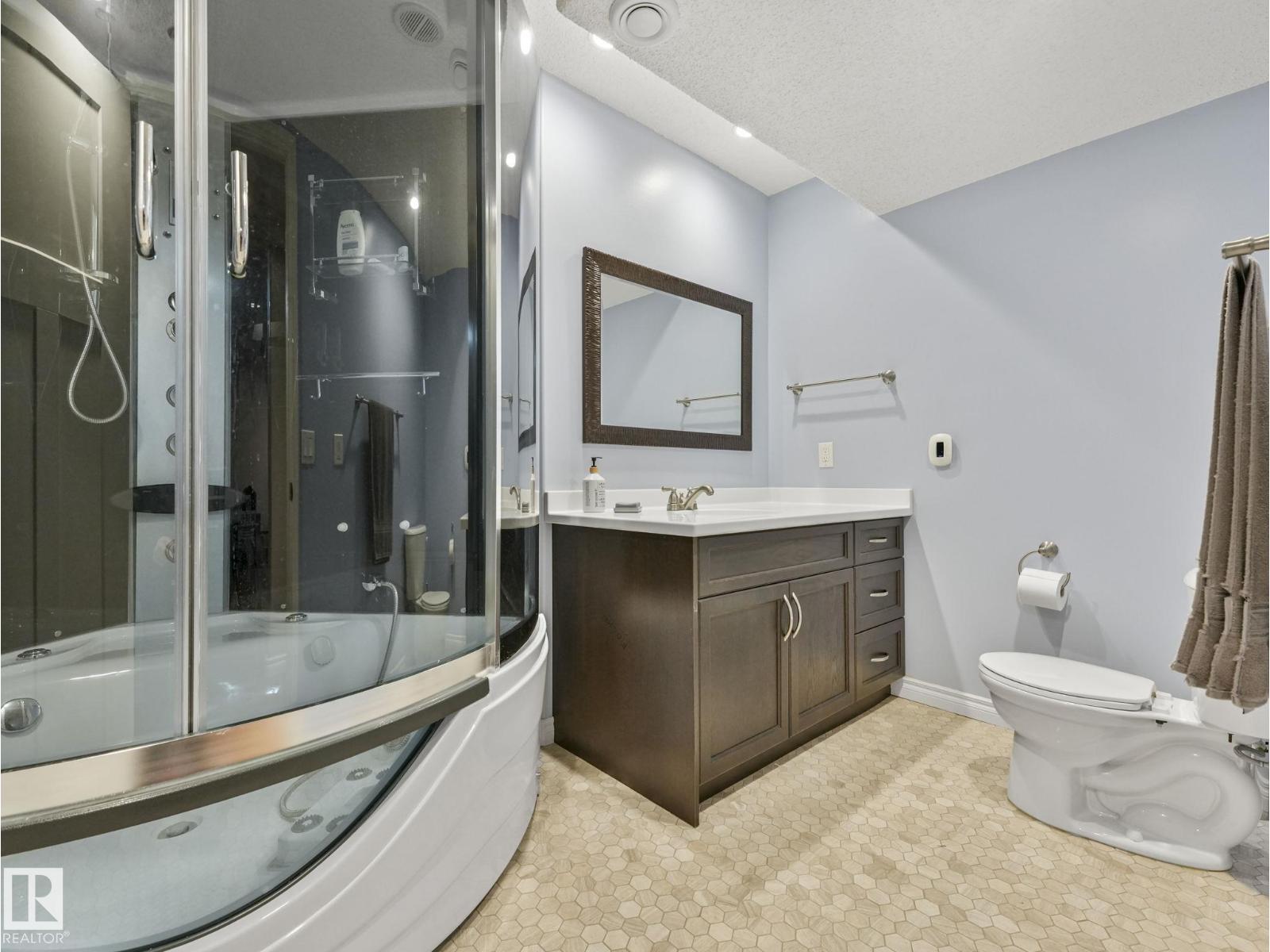 20853 92A AV NW - 45