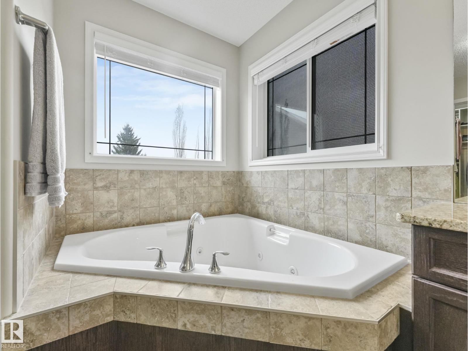 20853 92A AV NW - 23