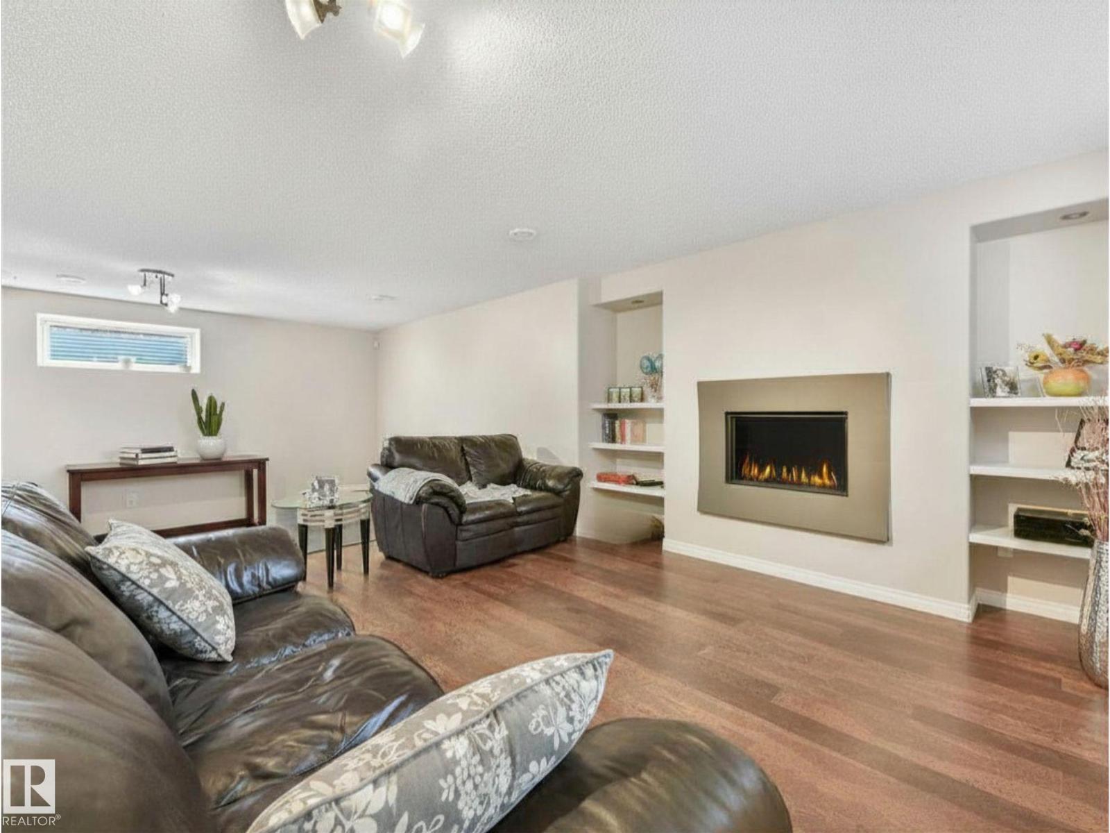 20853 92A AV NW - 44