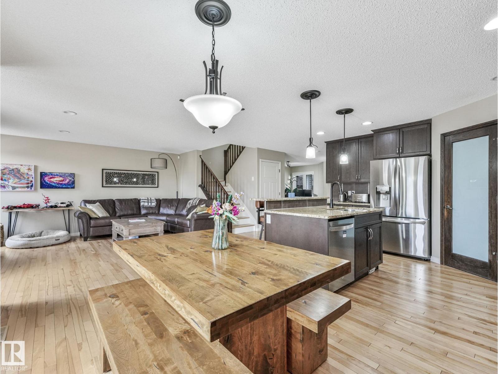 20853 92A AV NW - 5