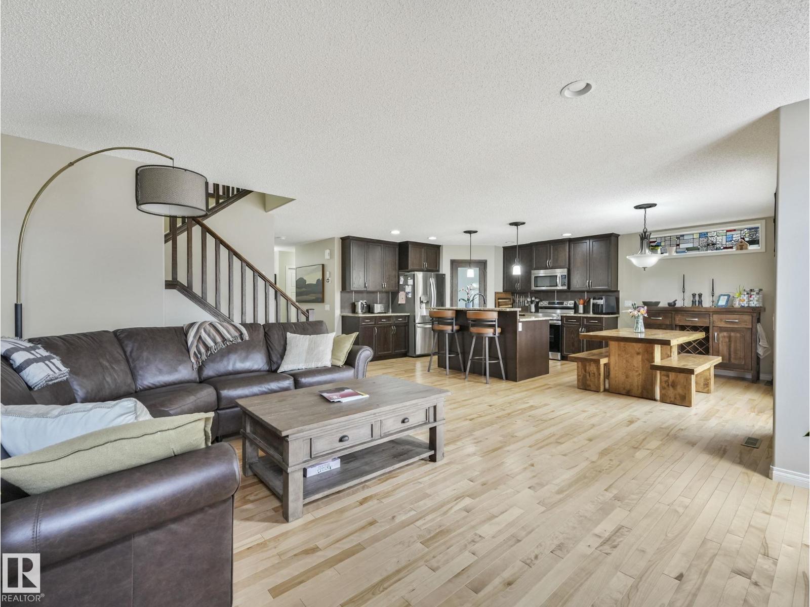 20853 92A AV NW - 4