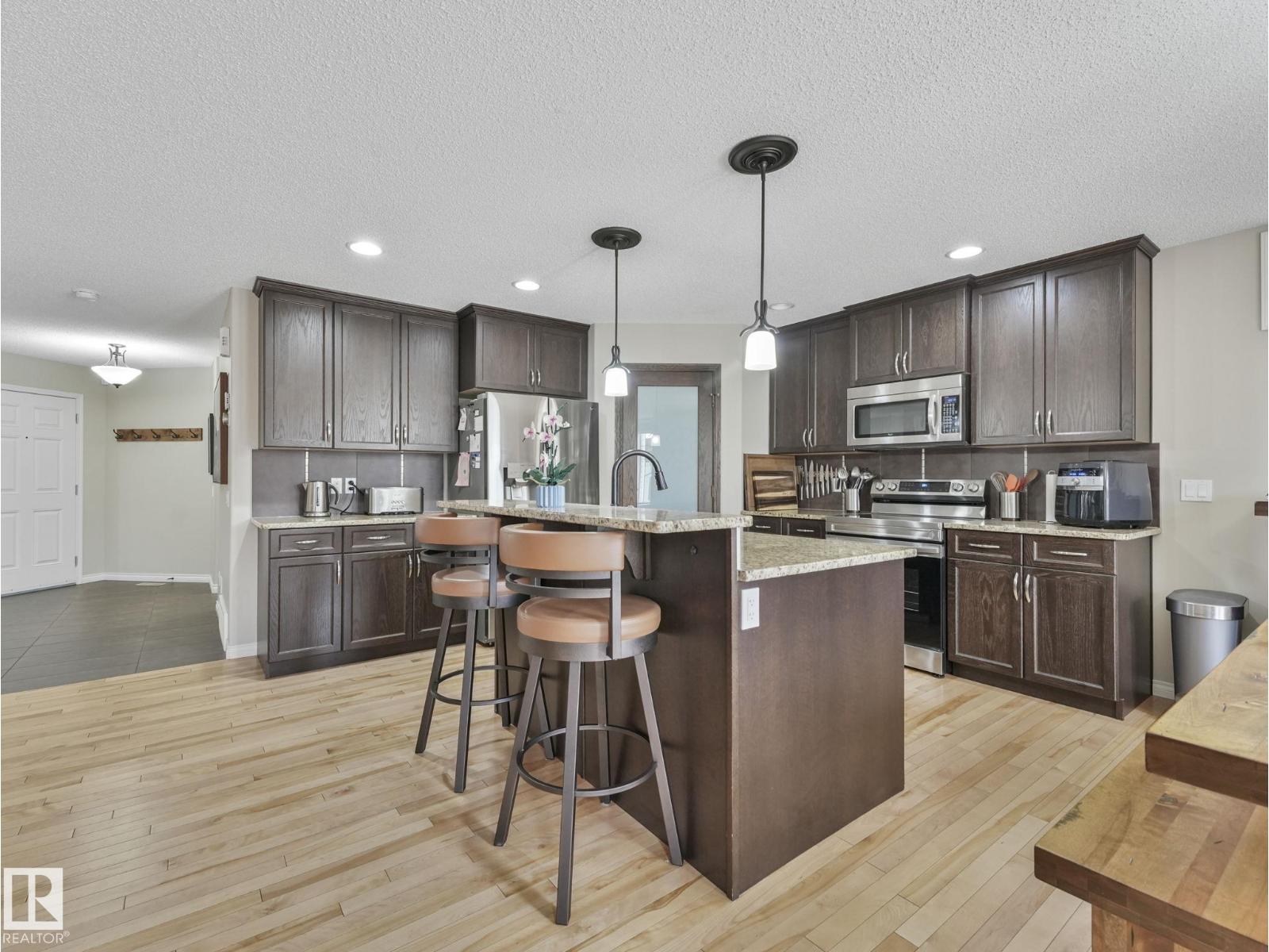 20853 92A AV NW - 7