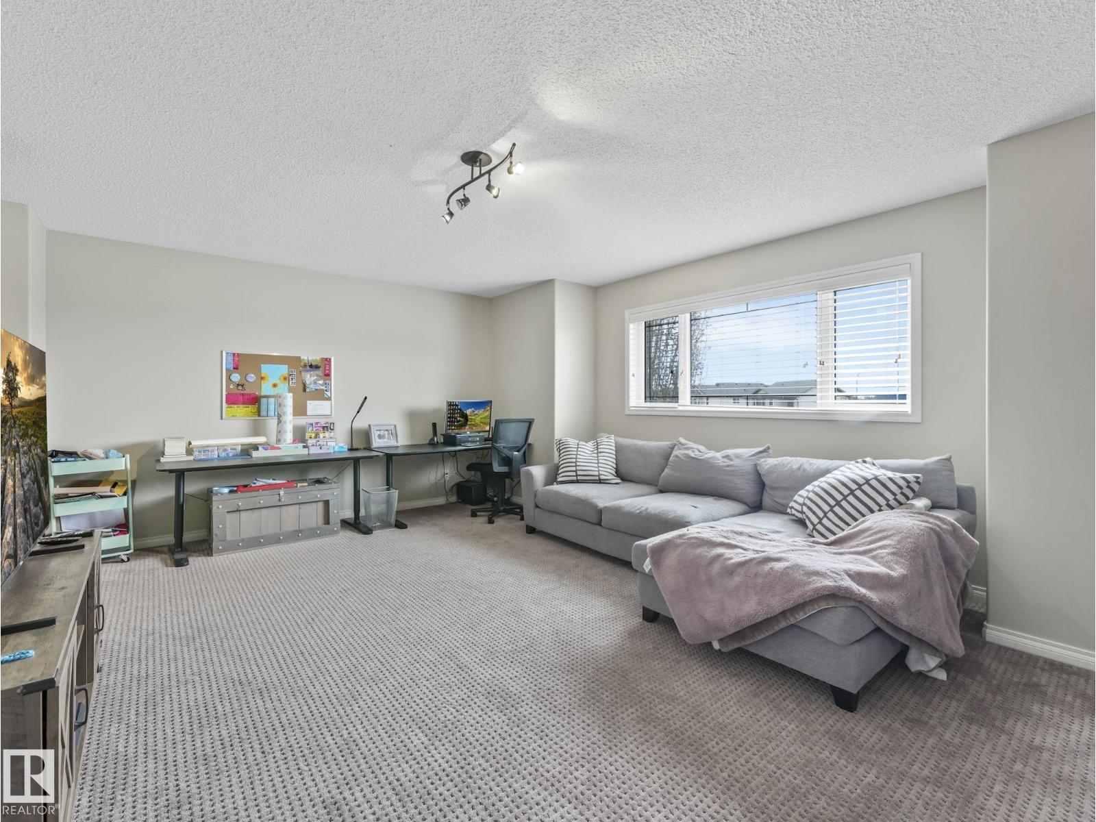 20853 92A AV NW - 35