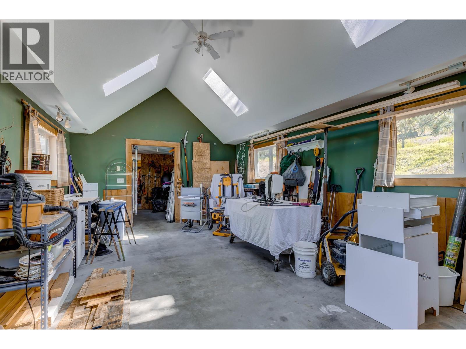 10987 Hare Road, Lake Country
