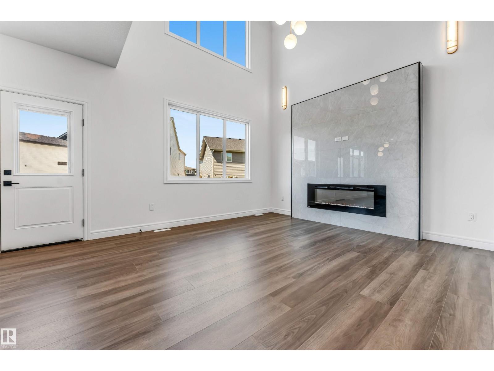 19420 25 AV NW - 4