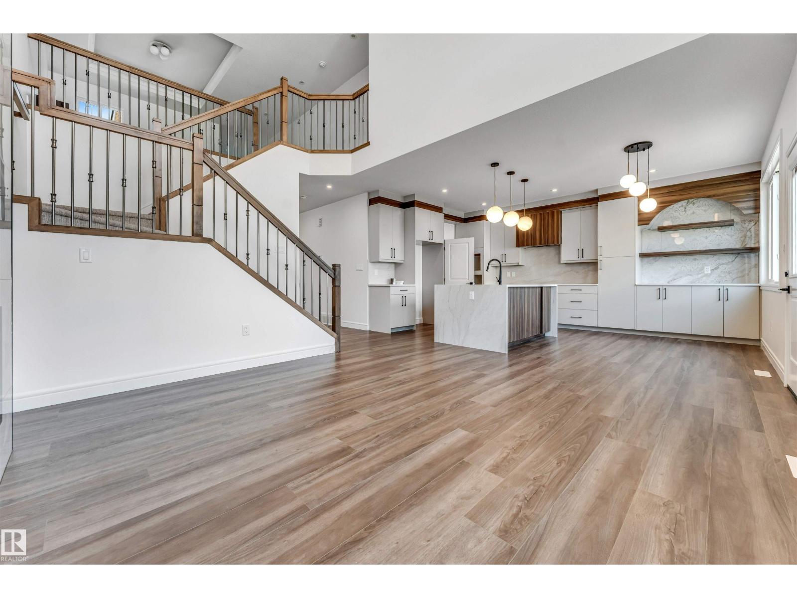 19420 25 AV NW - 1