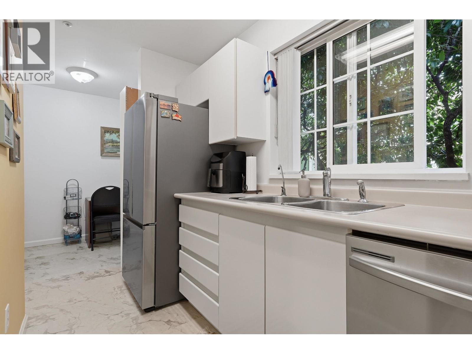 101 1189 WESTWOOD STREET — photo 3