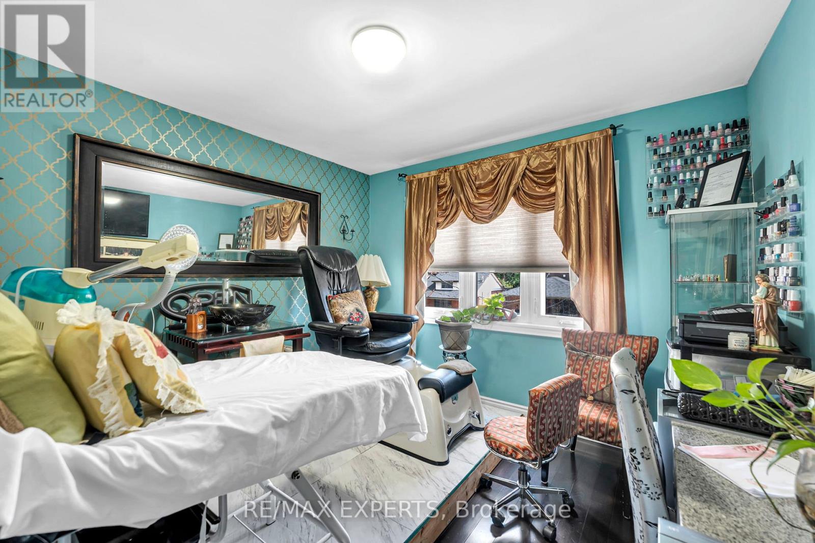 18 COBALT STREET - 18