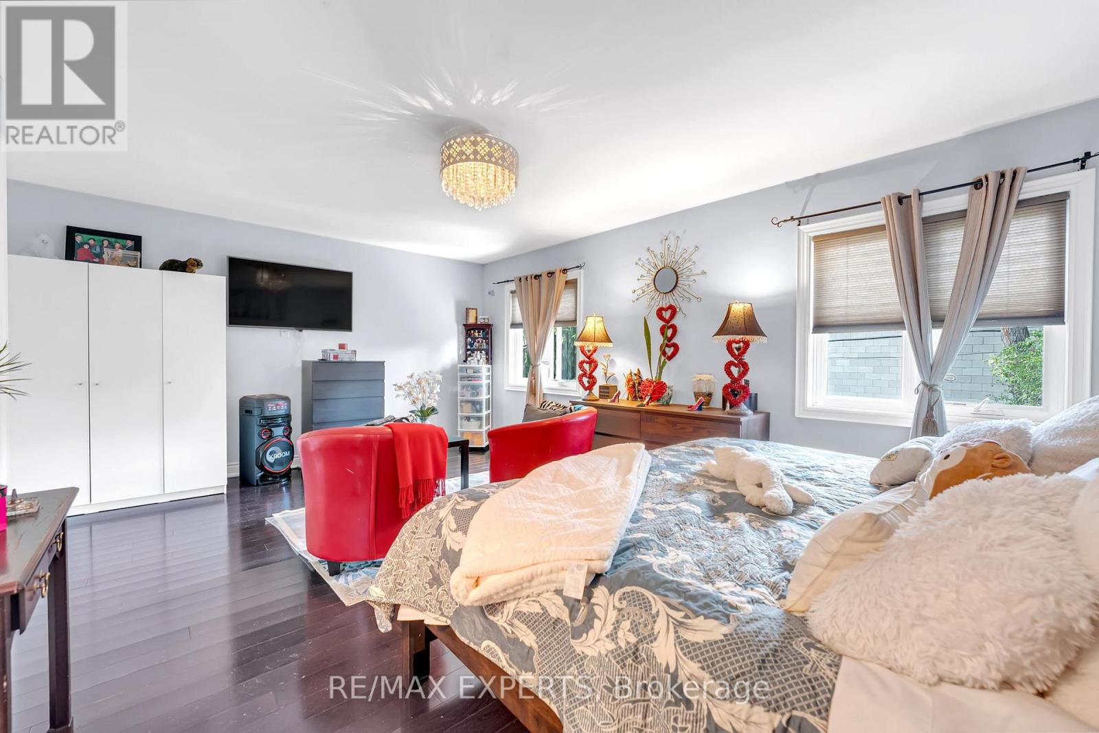 18 COBALT STREET - 23
