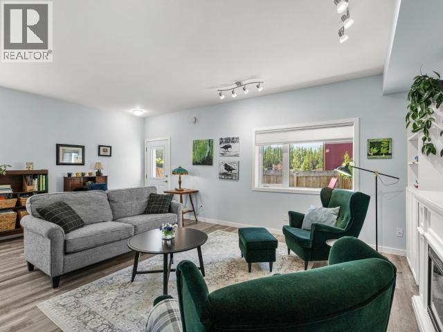 12-35 SYBIL CIRCLE - 15