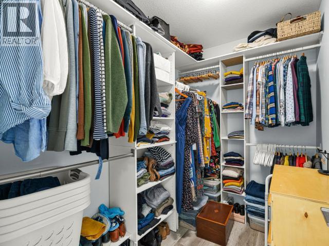 12-35 SYBIL CIRCLE - 21