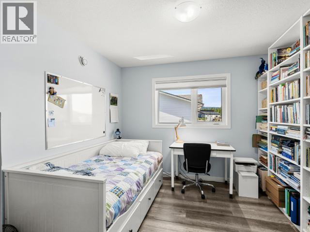 12-35 SYBIL CIRCLE - 22