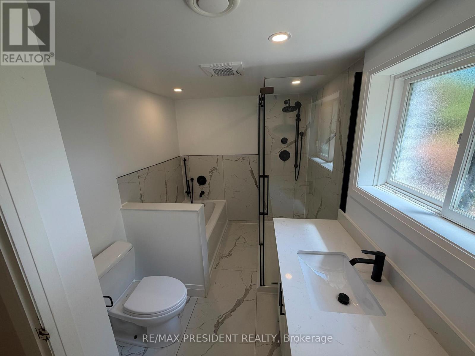 45 ROYAL OAK DRIVE - 15