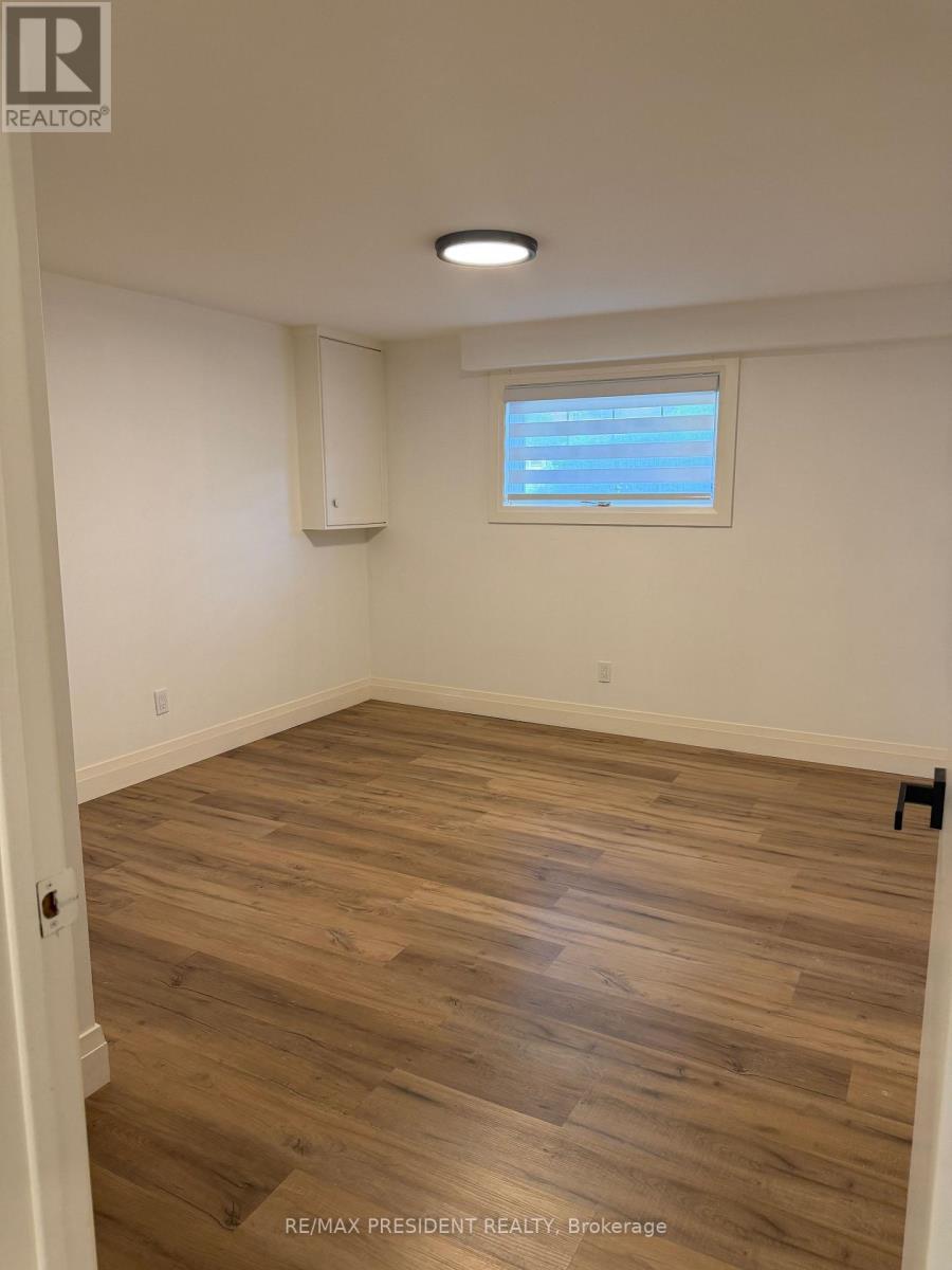 45 ROYAL OAK DRIVE - 19