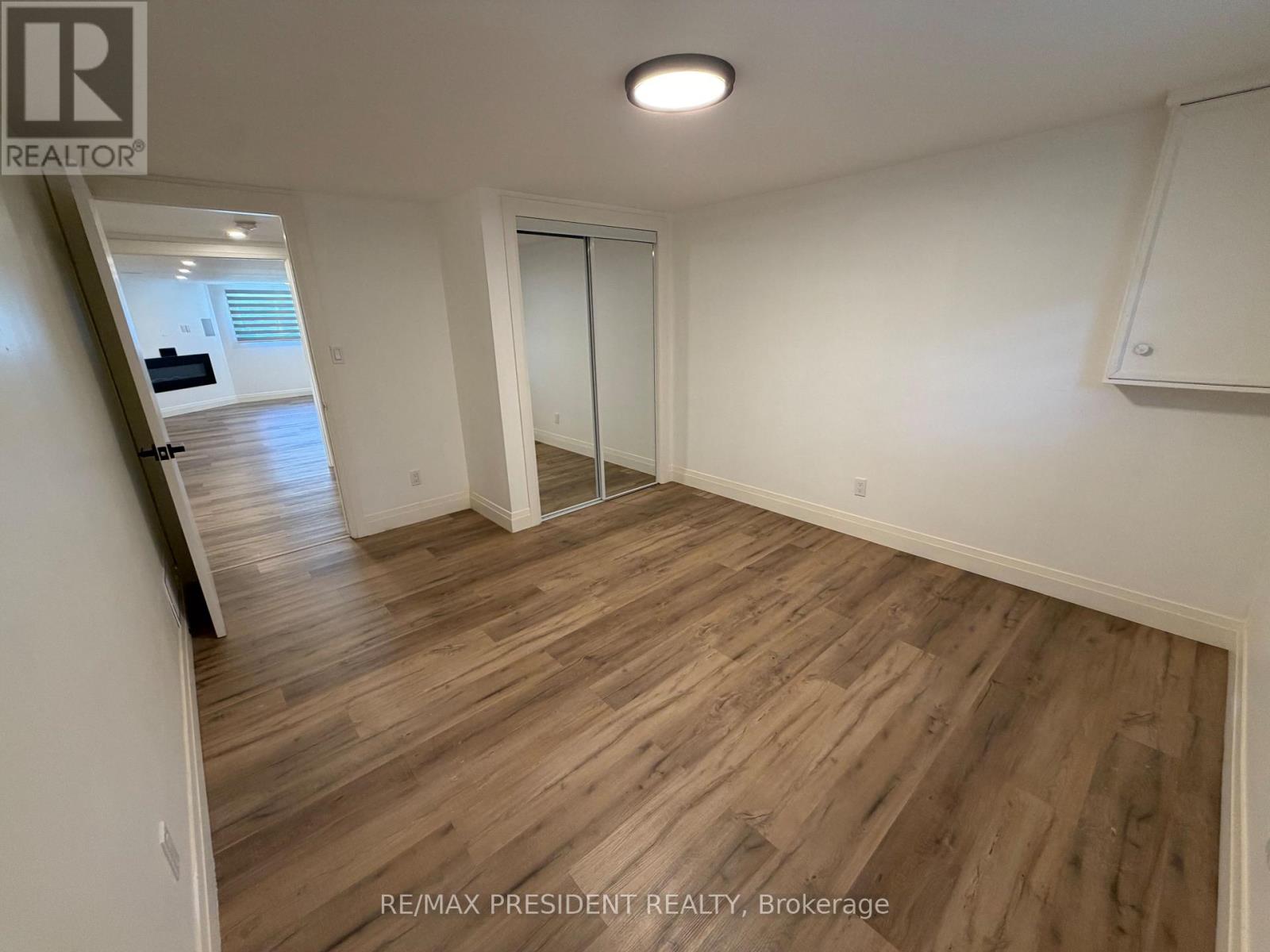 45 ROYAL OAK DRIVE - 21
