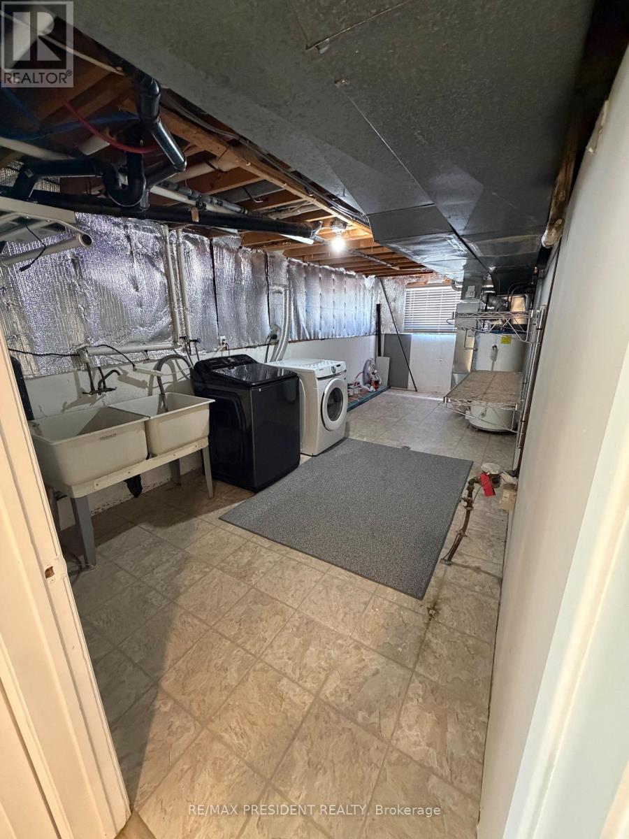 45 ROYAL OAK DRIVE - 29