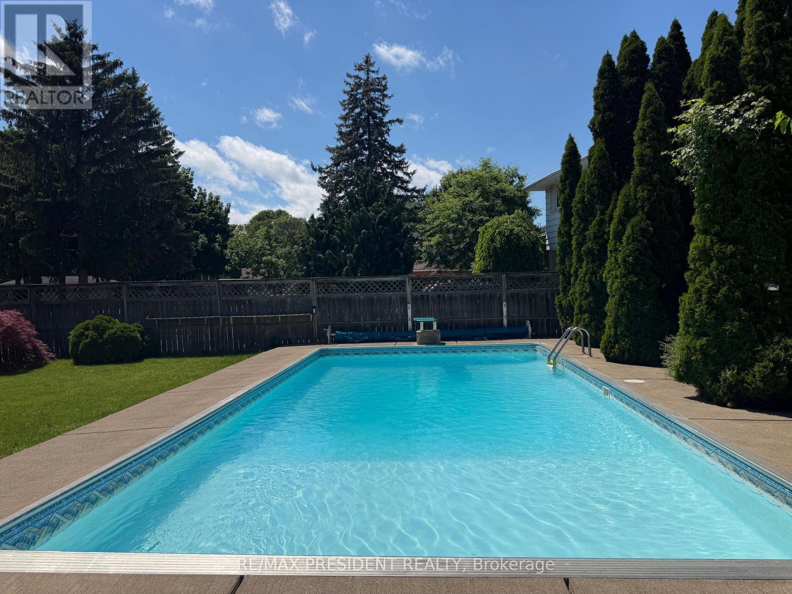 45 ROYAL OAK DRIVE - 33