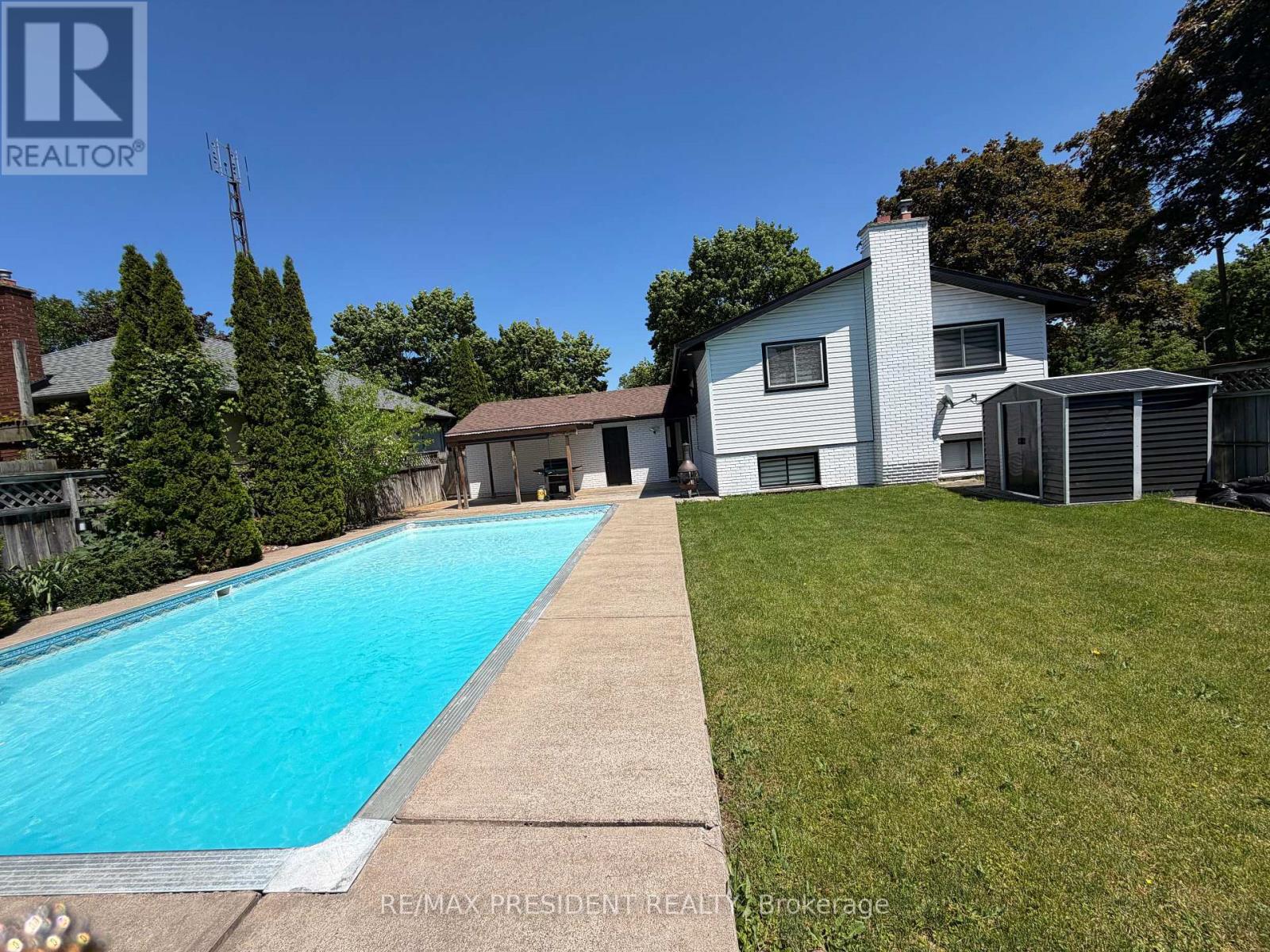 45 ROYAL OAK DRIVE - 36