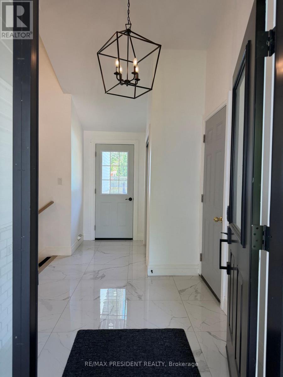 45 ROYAL OAK DRIVE - 4