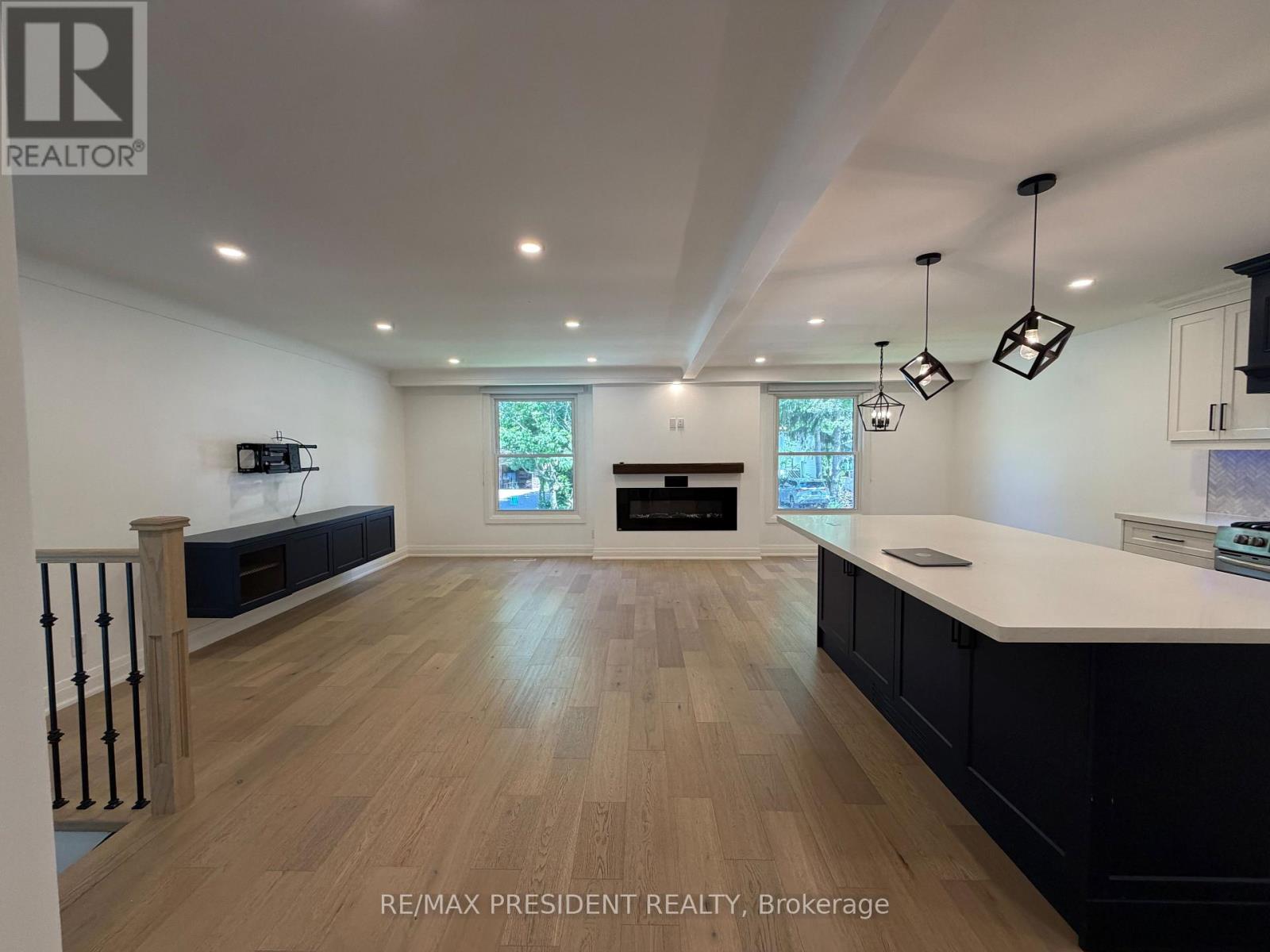 45 ROYAL OAK DRIVE - 5