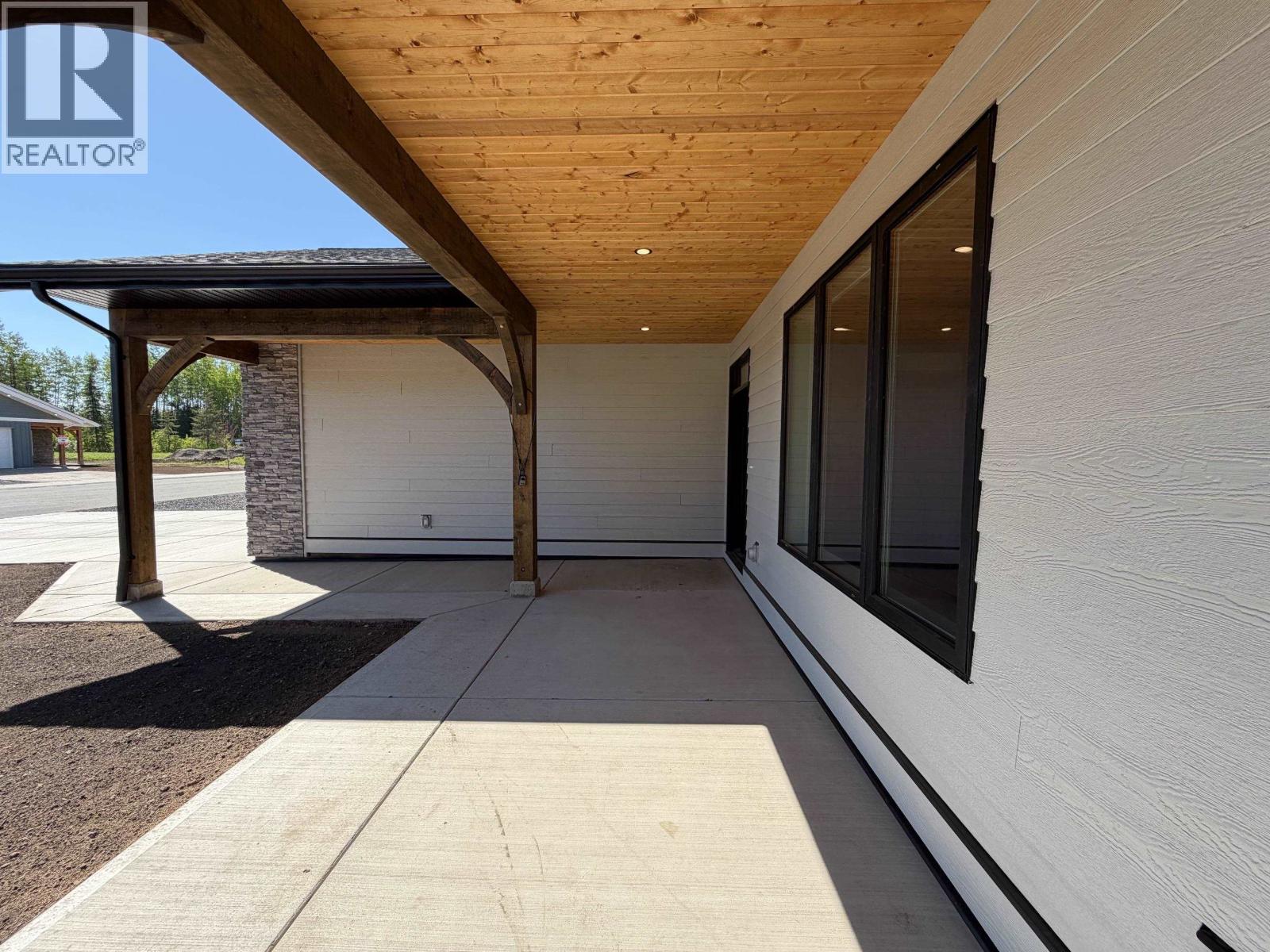 1045 PARKSIDE AVENUE, Smithers