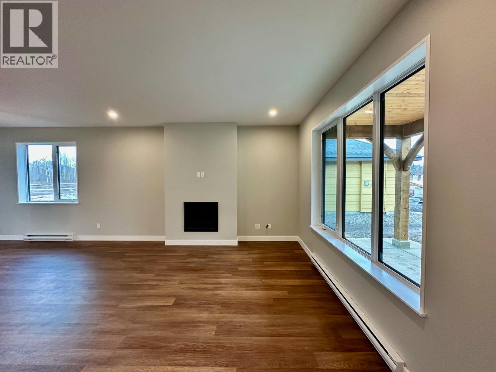 1045 PARKSIDE AVENUE, Smithers