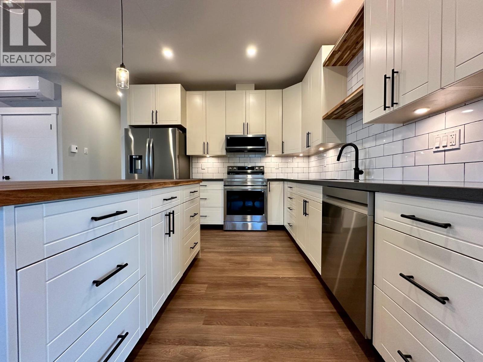 1045 PARKSIDE AVENUE, Smithers